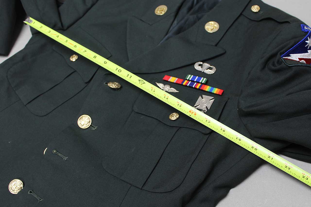US Army Dress Green Uniform w/Insignia 42R . UA1280 - Time