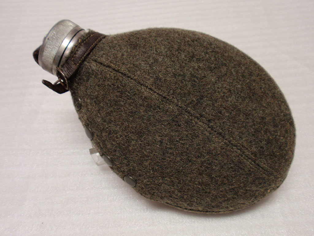 WW2 Era Canteen with Cover . IMM221 Time Traveler Militaria