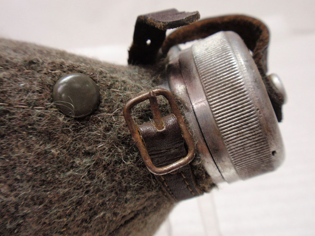 WW2 Era Canteen with Cover . IMM221 Time Traveler Militaria