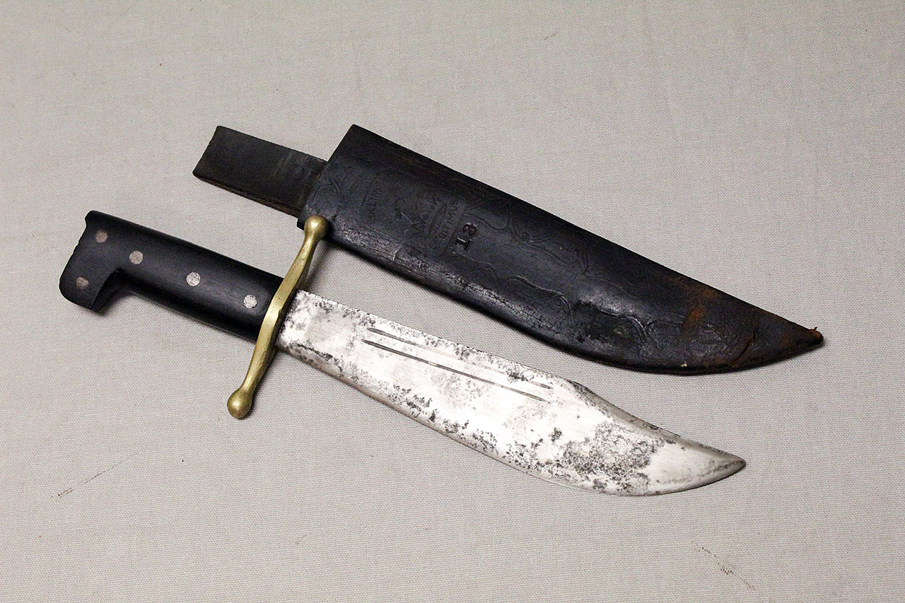 US Collins V44 Survival Knife with scabbard . DWU194 Time Traveler