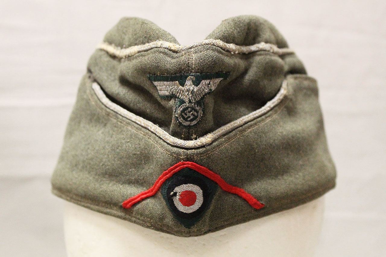 WW2 German Artillery Officer Side Cap . HG1073 Time Traveler Militaria
