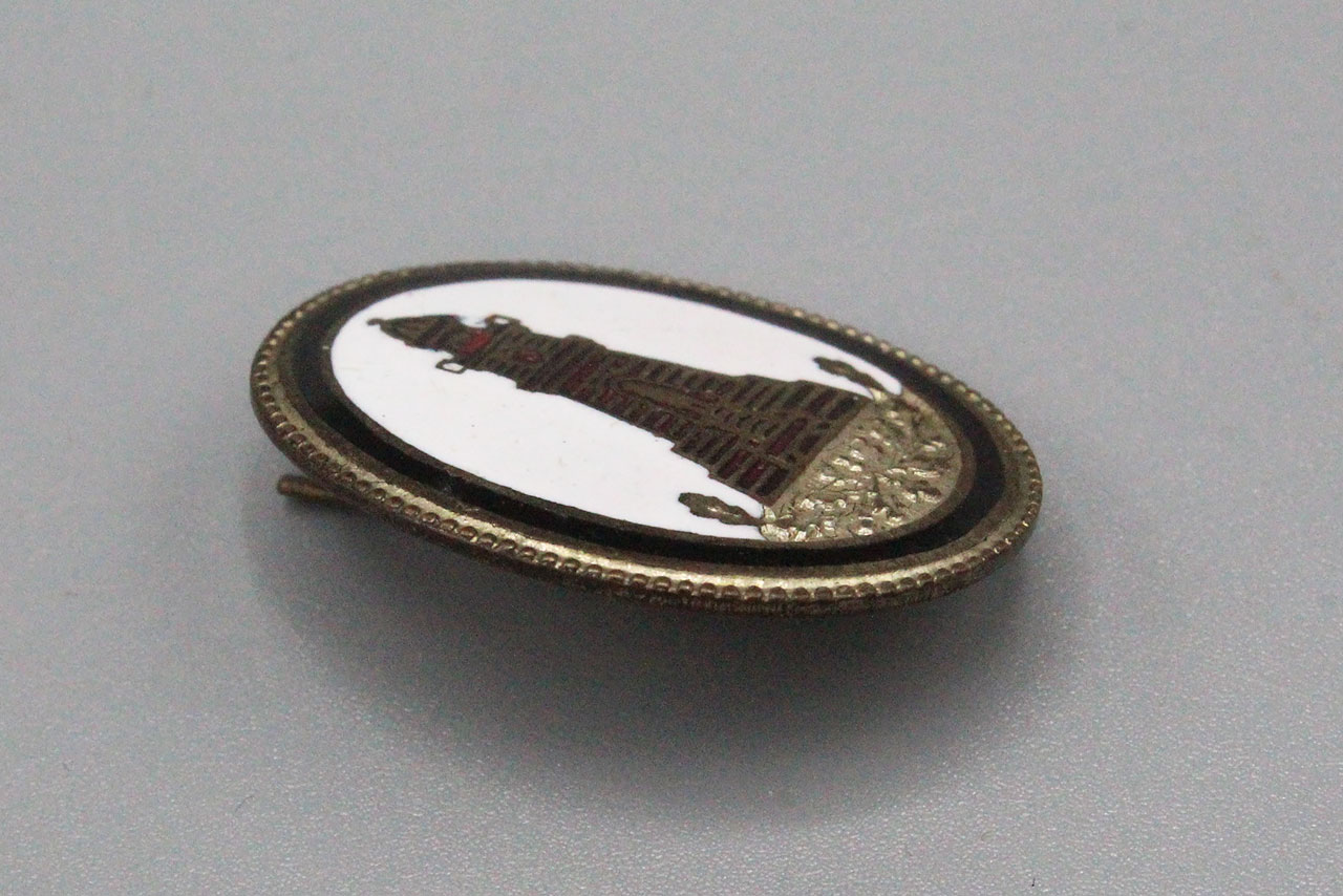 WW2 German Veterans Pin . PIN545 Time Traveler Militaria