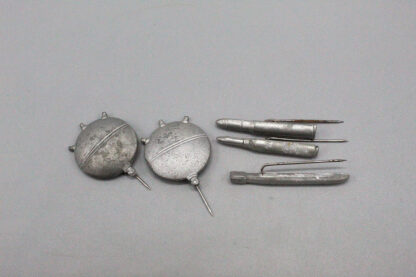 WW2 German group of five (5) WHW Series tinnies . PIN1073