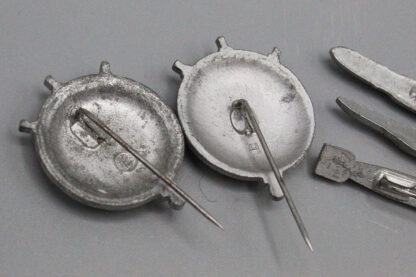 WW2 German group of five (5) WHW Series tinnies . PIN1073 - Image 5