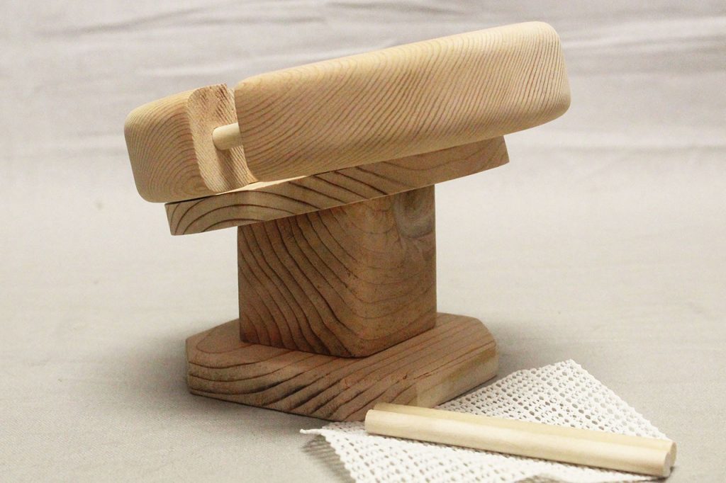 Military Visor Cap Display Stand . EFL3084 Time Traveler Militaria