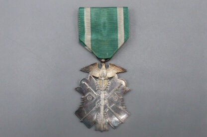 WW2 Japanese Golden Kite 7th Class Medal . MDJ139