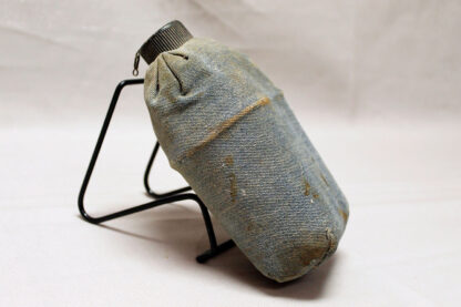US Canteen and Blue Cover - WW2/Korea . FLU3216 - Image 2