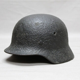 WW2 German Sand-Camo Combat Helmet ET62 . HG1455