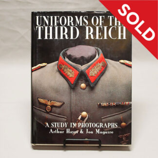 Uniforms of The Third Reich Book . GD3029cxgs