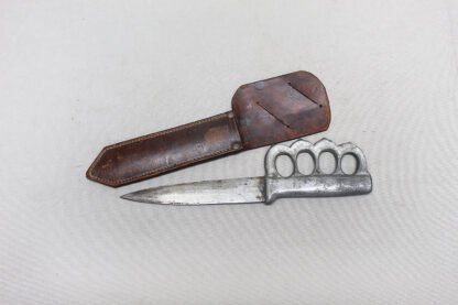 US WW2 Large Knuckle Knife - Book Published . DWU1009
