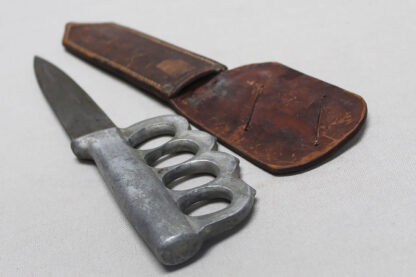 US WW2 Large Knuckle Knife - Book Published . DWU1009 - Image 5