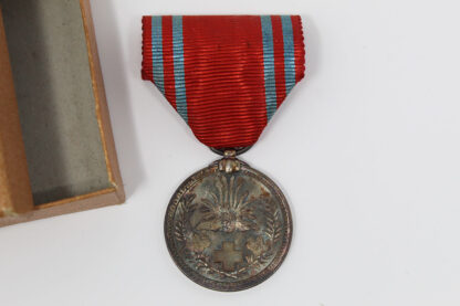 WW2 Japanese Red Cross Medal in Box . NNJ253 - Image 2