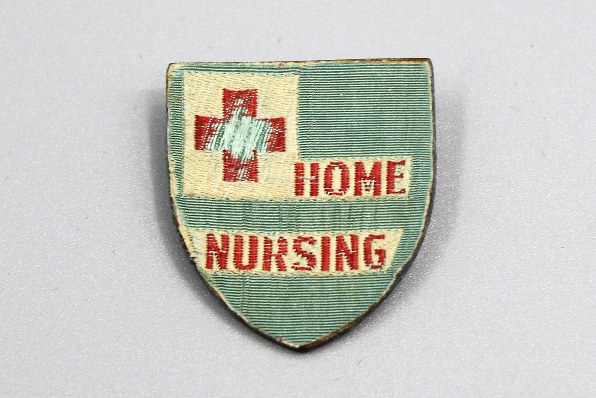American Red Cross Home Nursing Pin – WW2 . FLU3397 - Time
