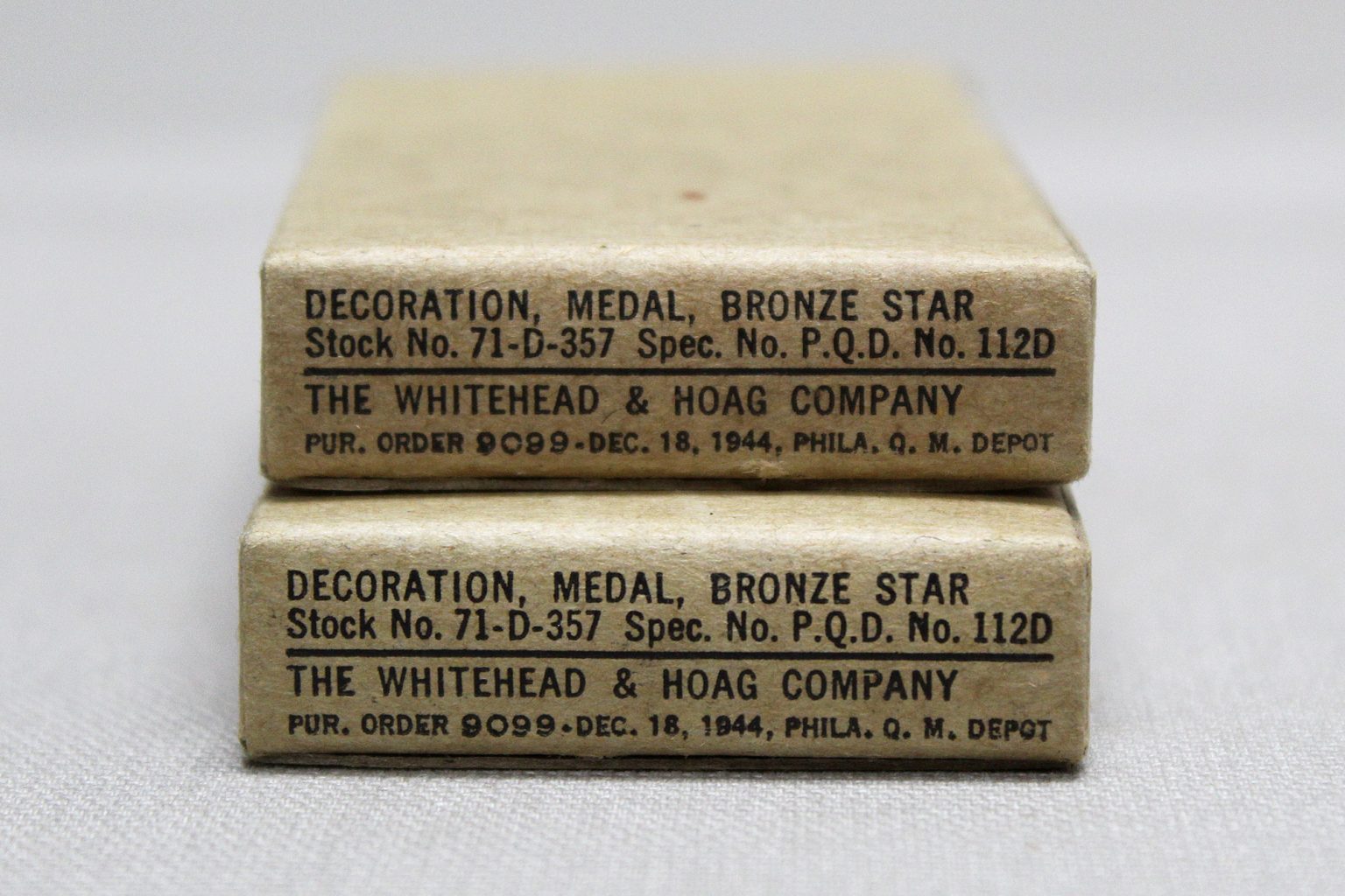 WW2 US Bronze Star In Whitehead Hoag 1944 Box PRICE EACH YMU4654 imcs-militaria-us-ww2-bronze-star-in-case