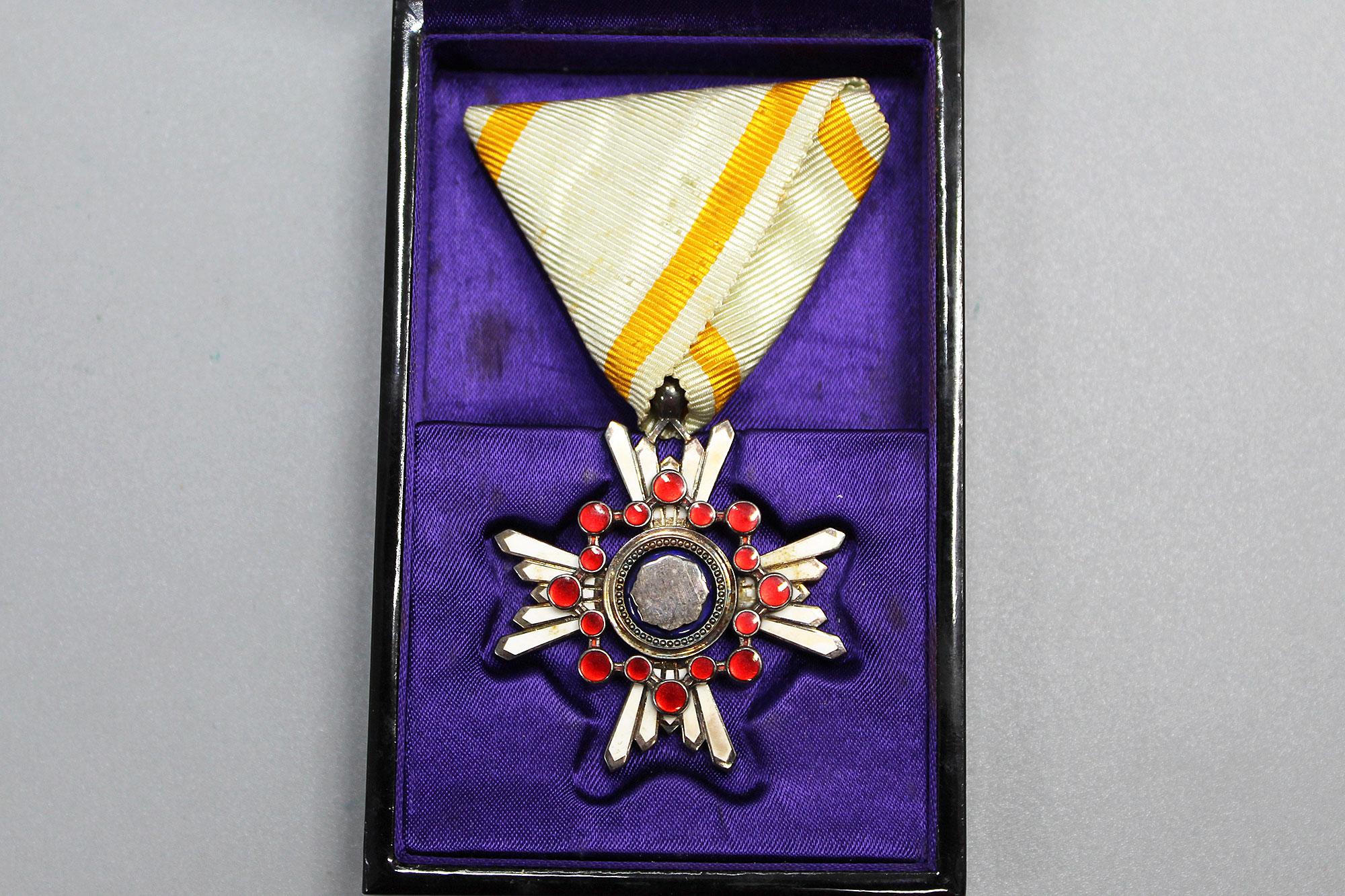 Japanese 6th Sacred Treasure Medal in Case . NNJ312 - Time