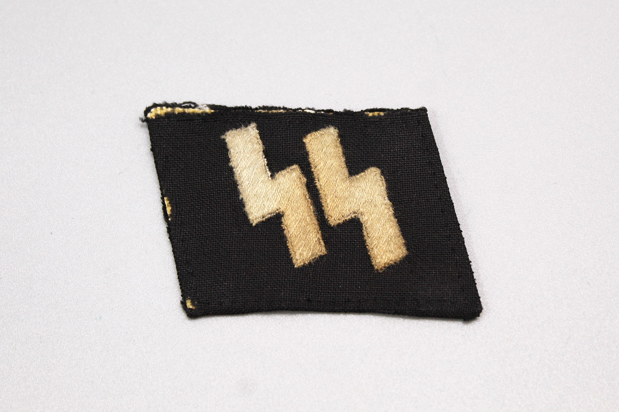 WW2 German SS Type 2 Runic Collar Tab . EFL6152Bcxa - Time Traveler ...