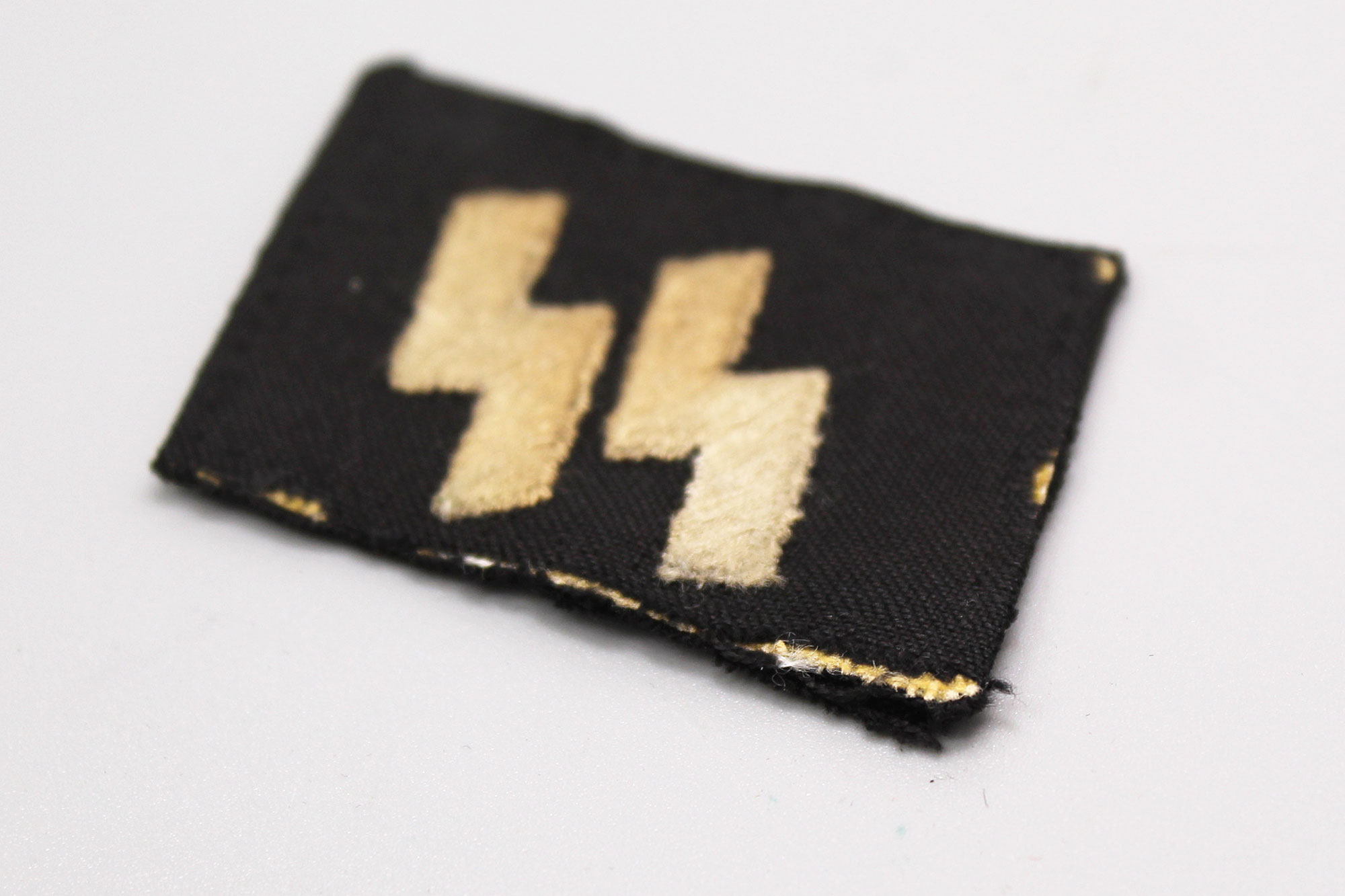 WW2 German SS Type 2 Runic Collar Tab . EFL6152Bcxa - Image 2