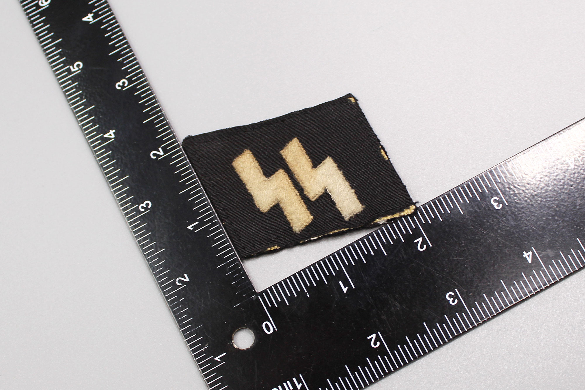 WW2 German SS Type 2 Runic Collar Tab . EFL6152Bcxa - Image 4