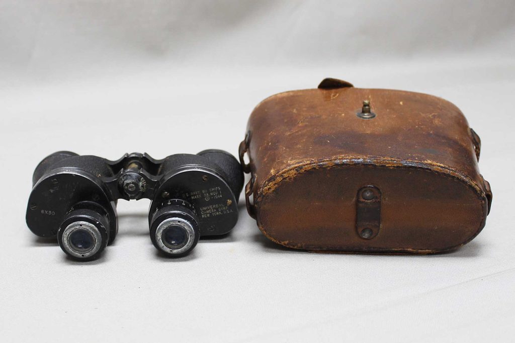 US WW2 Navy Binocular in Case 1944 . FLU3771 Time Traveler Militaria