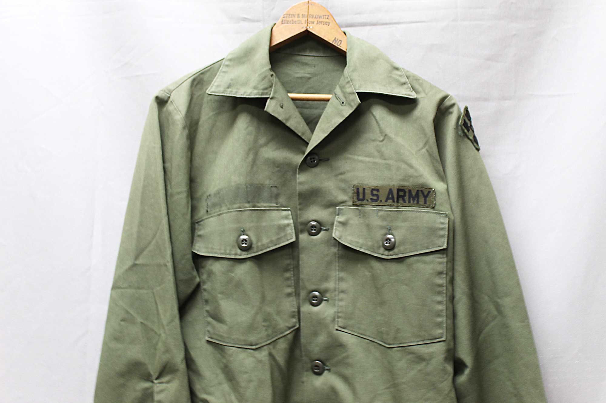US Army Utility Shirt - 4th Inf Div . UA643a - Time Traveler Militaria