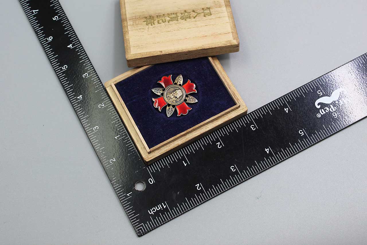 Hold(C)WW2 Japanese Wound Badge in box (Combat) . NNJ463 - Time Traveler  Militaria