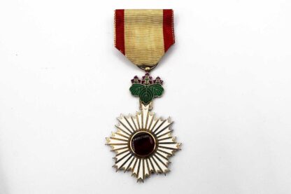 Japanese Rising Sun 5th Class Medal in Case . NNJ447 - Image 2