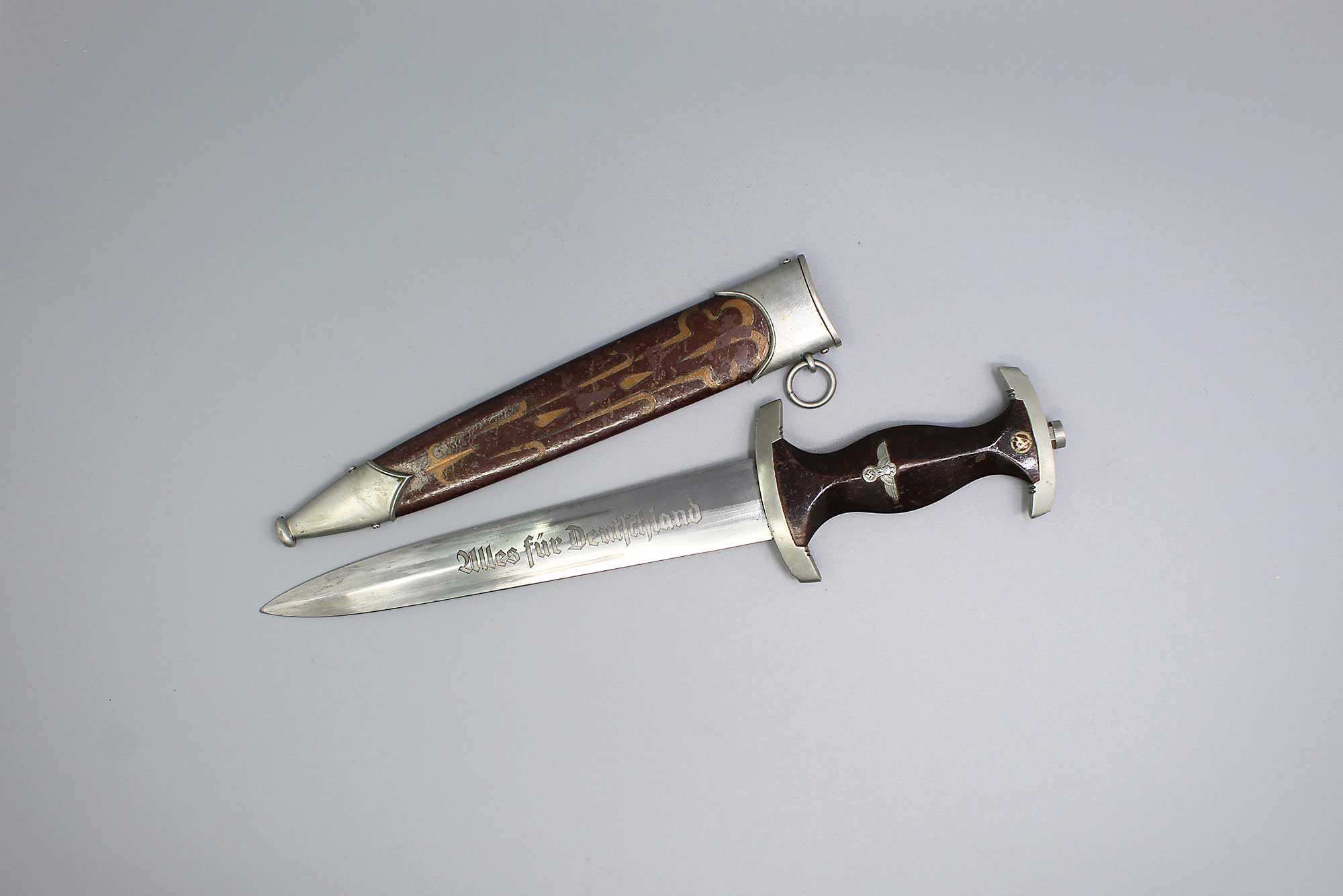 WW2 German SA Dagger - Aesculap . D1097 - Image 2