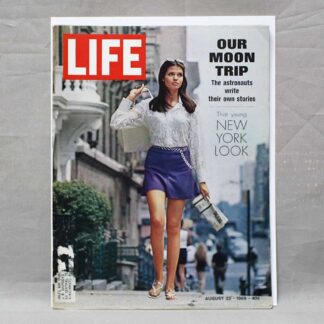 LIFE Magazine August 22, 1969 . BOOK222