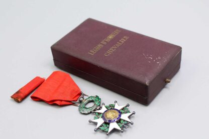 WW1 US Distinguished Service Medal #710 in Case . YMU4833 - Image 13