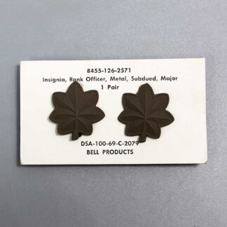 US Army Major Subdued Insignia Pair on Card 1969 . FLU489