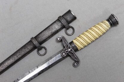 SOLDmm WW2 German Army Officer Dagger Alcoso High Lift Eagle . D962 - Image 2