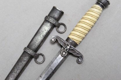 SOLDmm WW2 German Army Officer Dagger Alcoso High Lift Eagle . D962 - Image 3