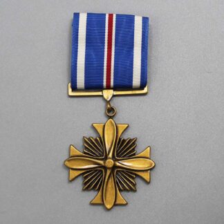 US Distinguished Flying Cross - Crimp Broach Graco GI . YMU4864