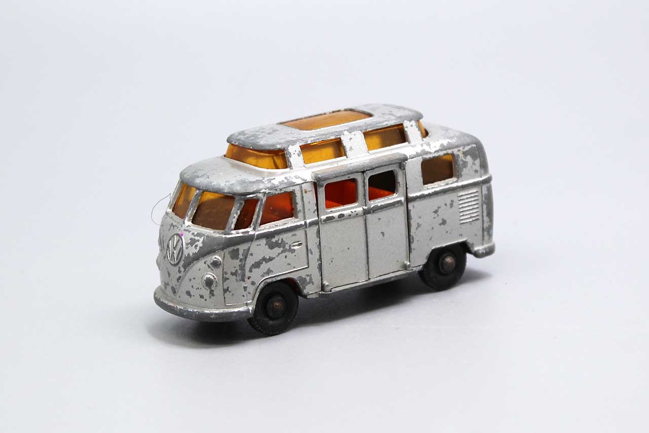 MatchBox No.34 Volkswagon Camper . TOY113 - Time Traveler Militaria
