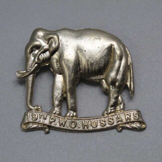 Royal British Army 19th Hussars Cap Badge . BMX170b
