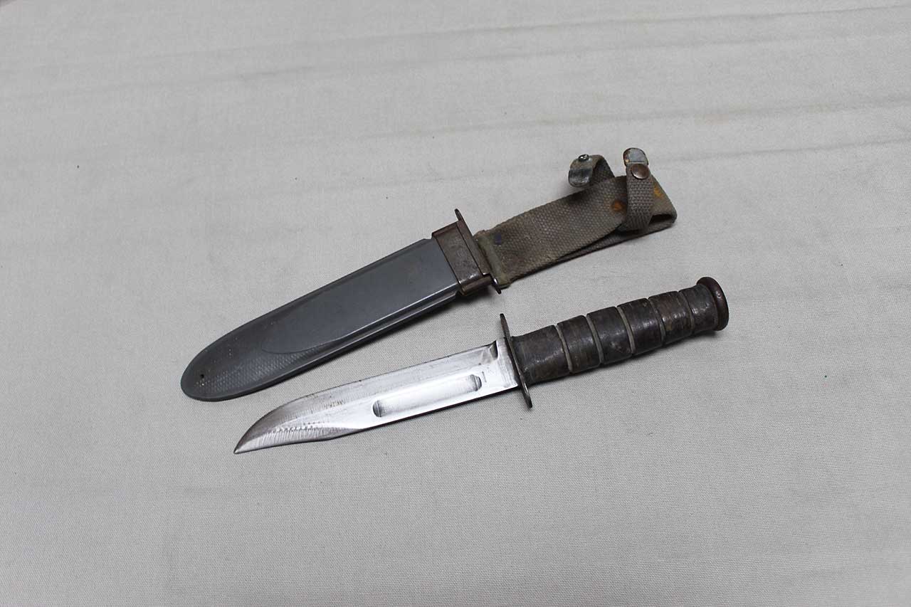US Navy Mark 2 Fighting Utility Knife WW2 Ka-Bar . DWU1090