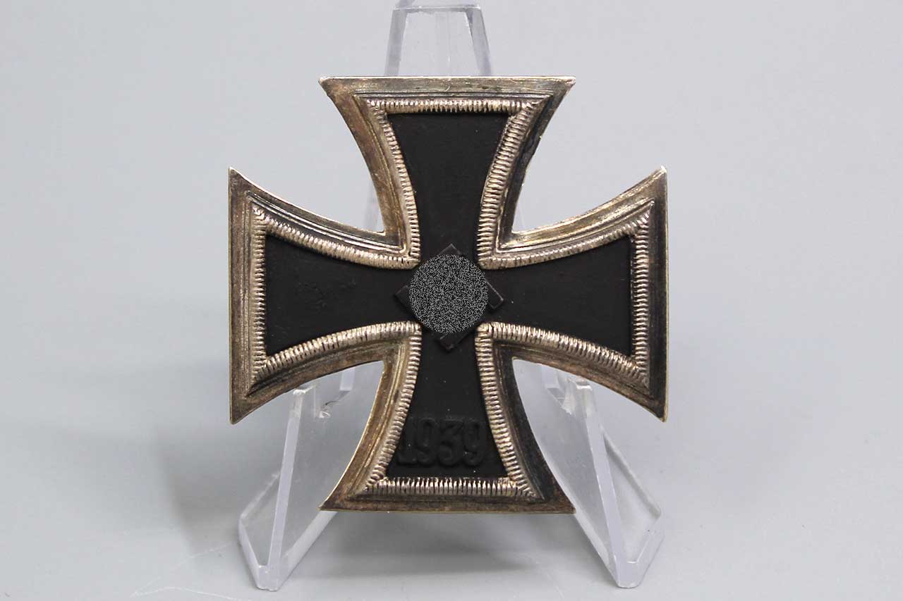 WW2 German Iron Cross 1st Class - K&Q 65 . IC402 - Time