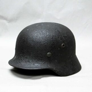 WW2 German M35 Woodchip Camo Combat Helmet Q66 . HG1537B