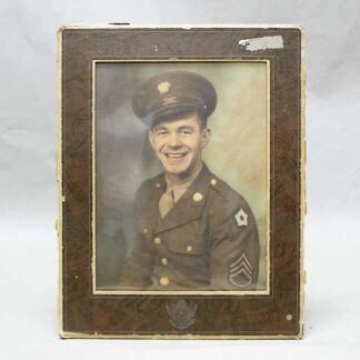 US WW2 Army Soldier Portrait in Patriotic Frame . FLU5017