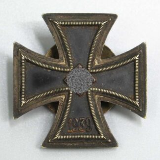 WW2 German Iron Cross 1st Class - Screwback L/58 . IC427