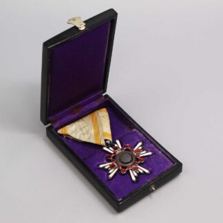 Japanese Sacred Treasure 5th Class in Case . NNJ325