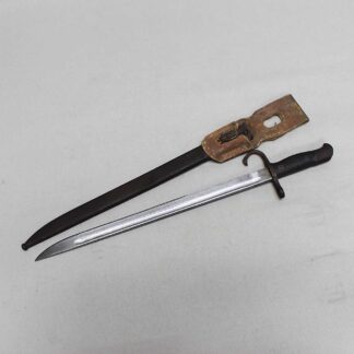 WW2 Japanese Bayonet w/Rubberized Frog . NNJ493