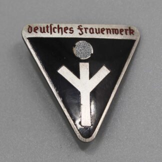WW2 German Frauenwerk Pin - M1/154 . PIN3865