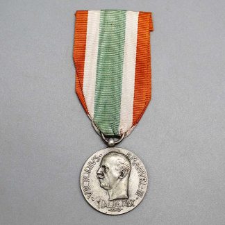 Italian Fascist Medal for Italian Schools Abroad . WM535