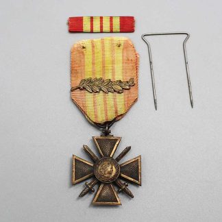 WW2 French Croix de Guerre 1939-40 . WM537