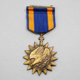 WW2 US Air Medal w/Full Wrap Brooch . YMU6033