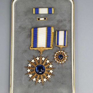 USAF Distinguished Service Medal w/Mini in Case . YMU6036