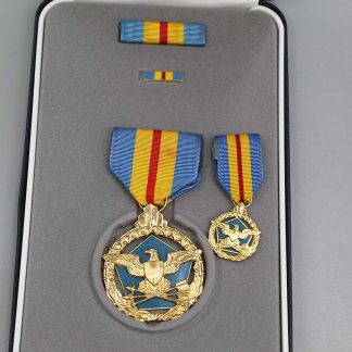 US DoD Distinguished Service Medal . YMU6049