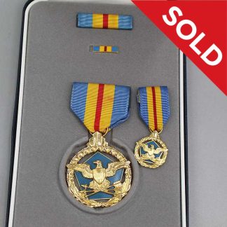 SOLD US DoD Distinguished Service Medal . YMU6049