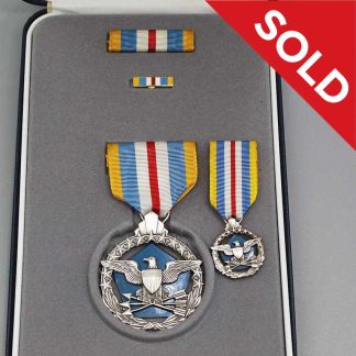 SOLD US DoD Superior Service Medal w/Case . YMU6050